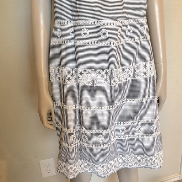 Vineyard Vines stripe eyelet detail tank top sun dress, size 8 women’s - Picture 3 of 8